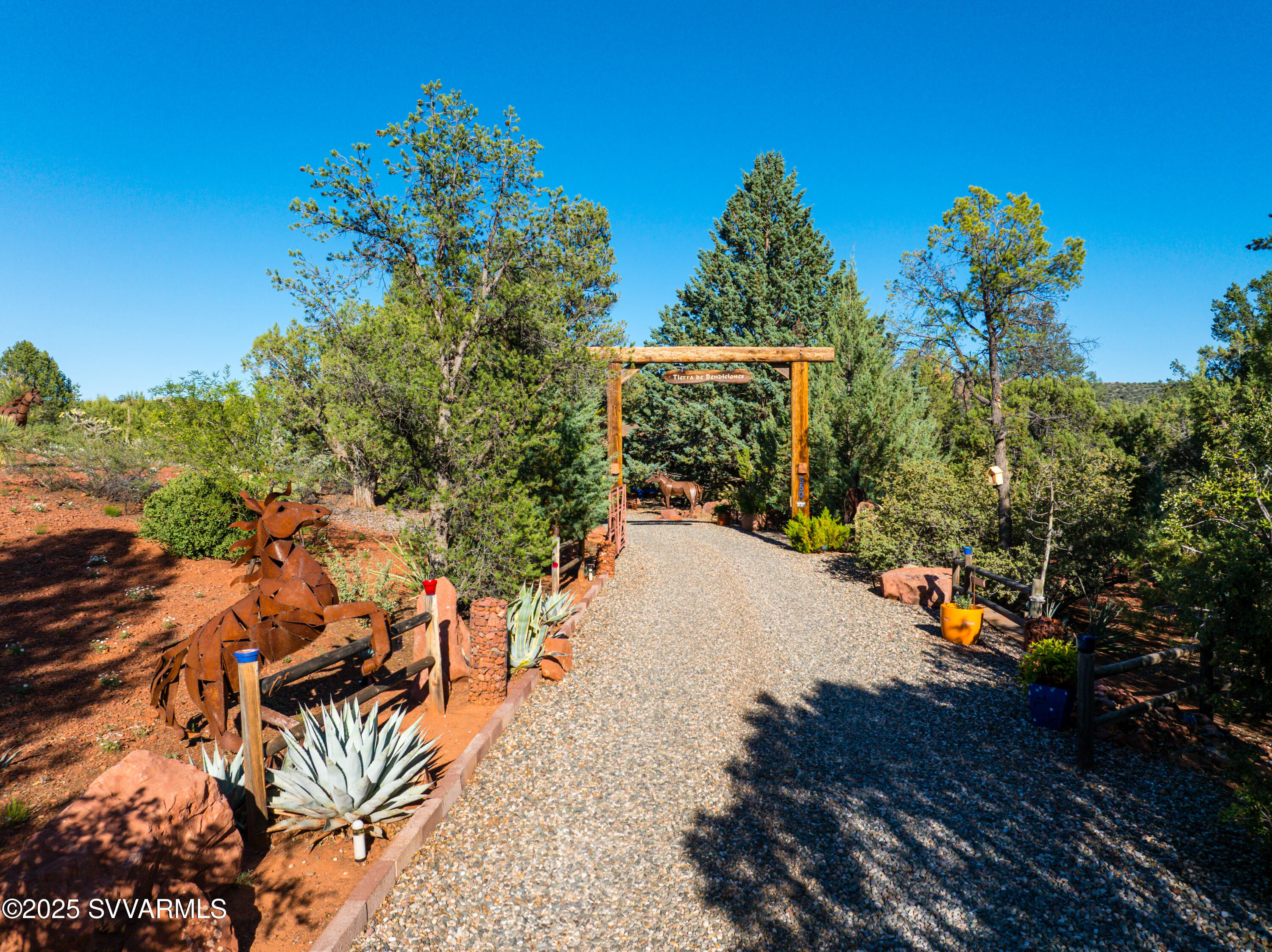 Property Photo:  550 El Camino Rd  AZ 86336 