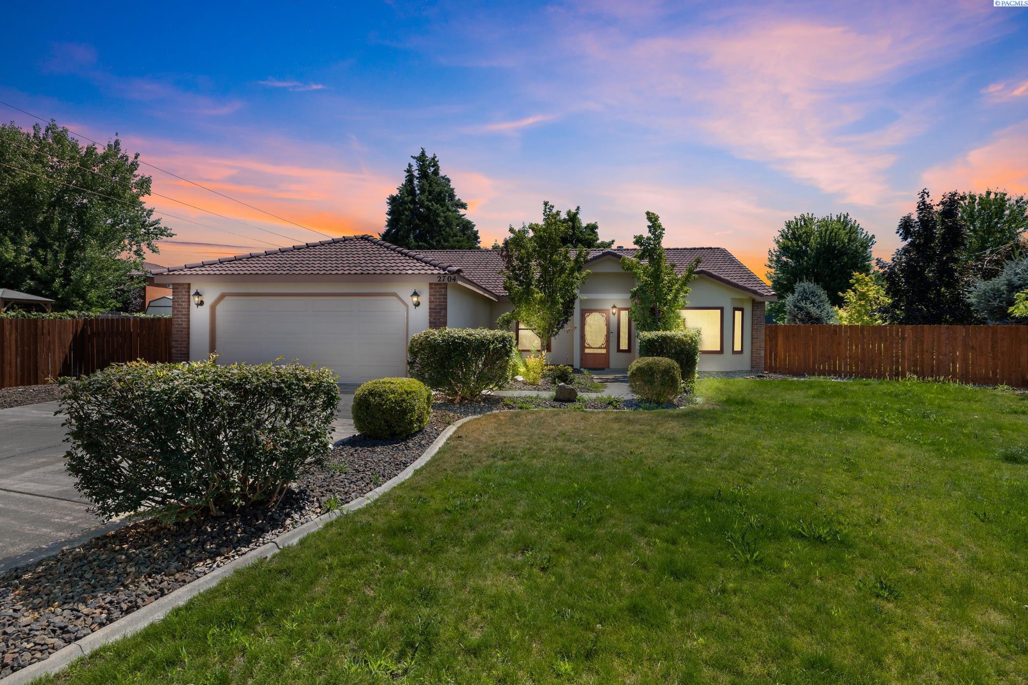 Property Photo: 2704 Timberline Dr WA 99353