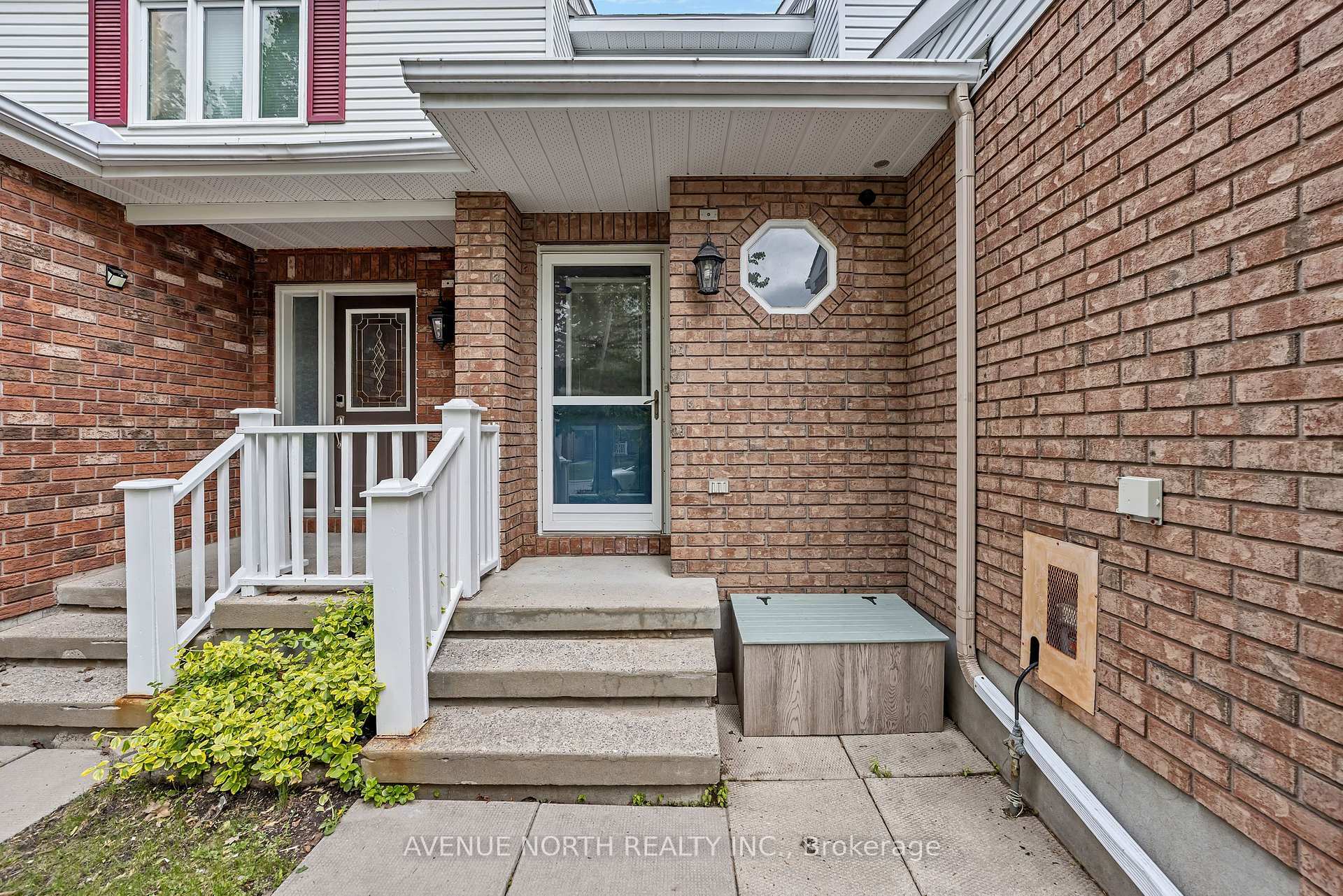 Property Photo: 120 Markland Crescent ON K2G 5Z7