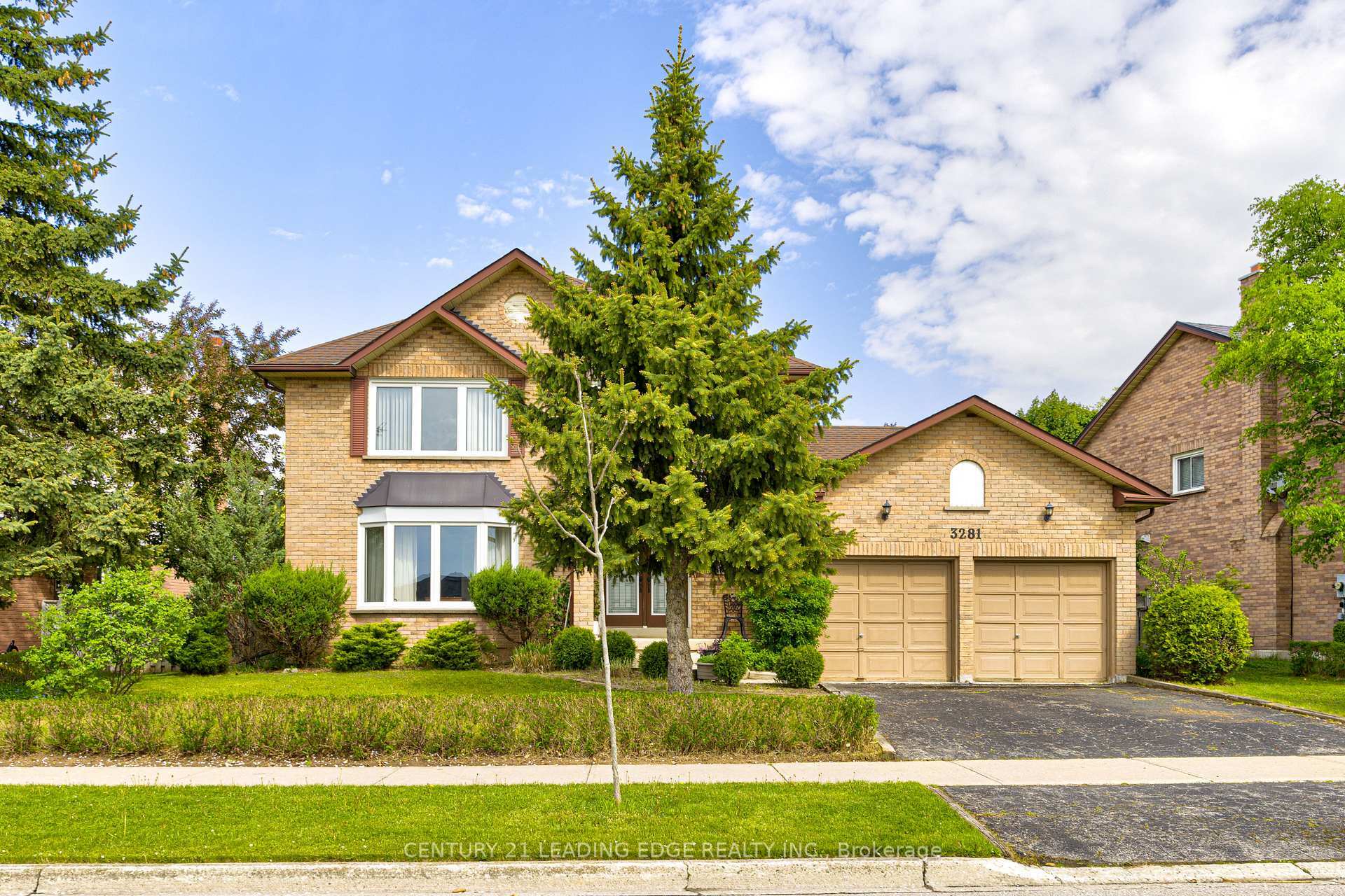 3281 Folkway Drive  Burlington ON L7M 3J2 photo