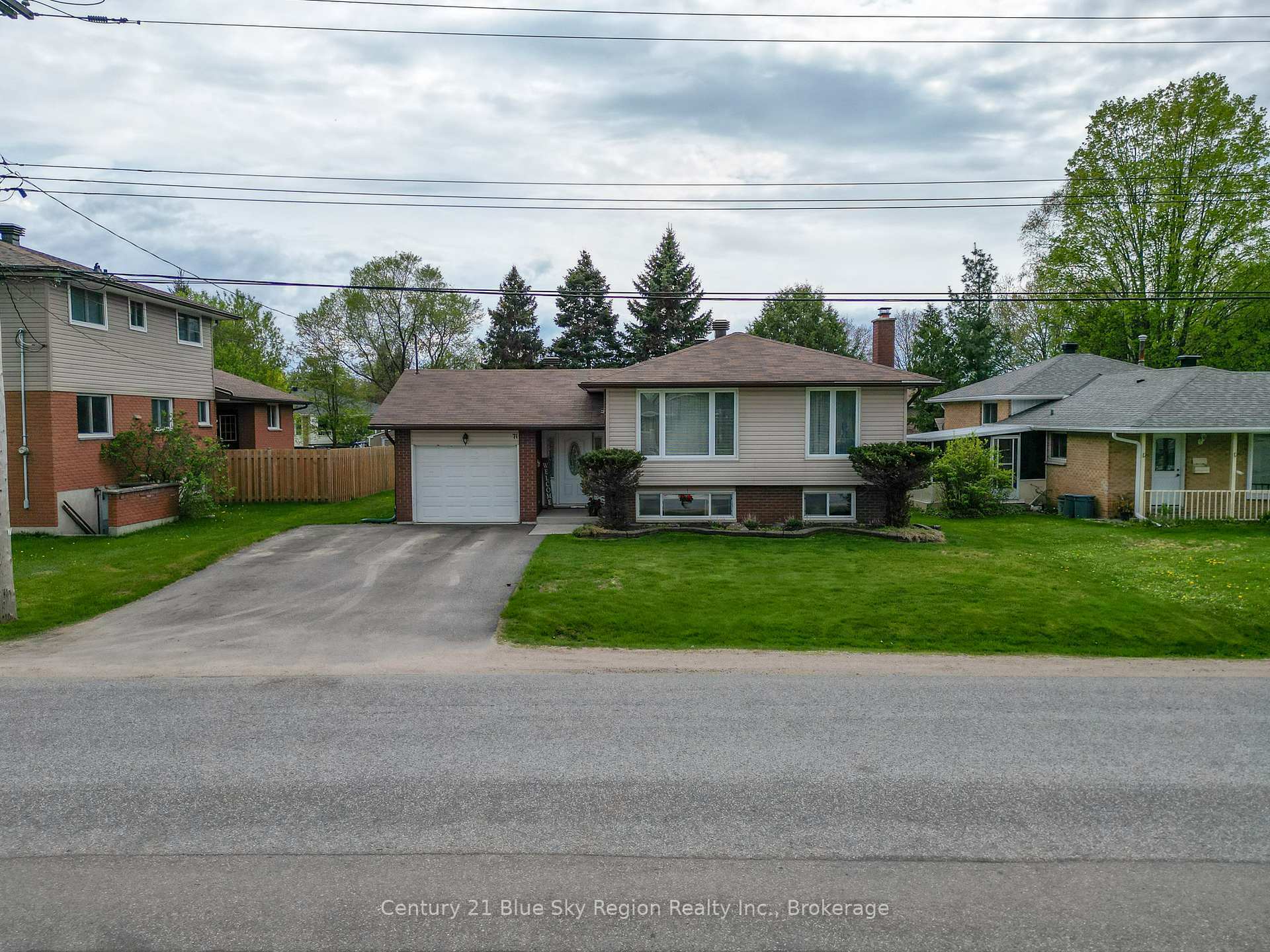 Property Photo: 71 Prince Edward Drive ON P1A 2T8