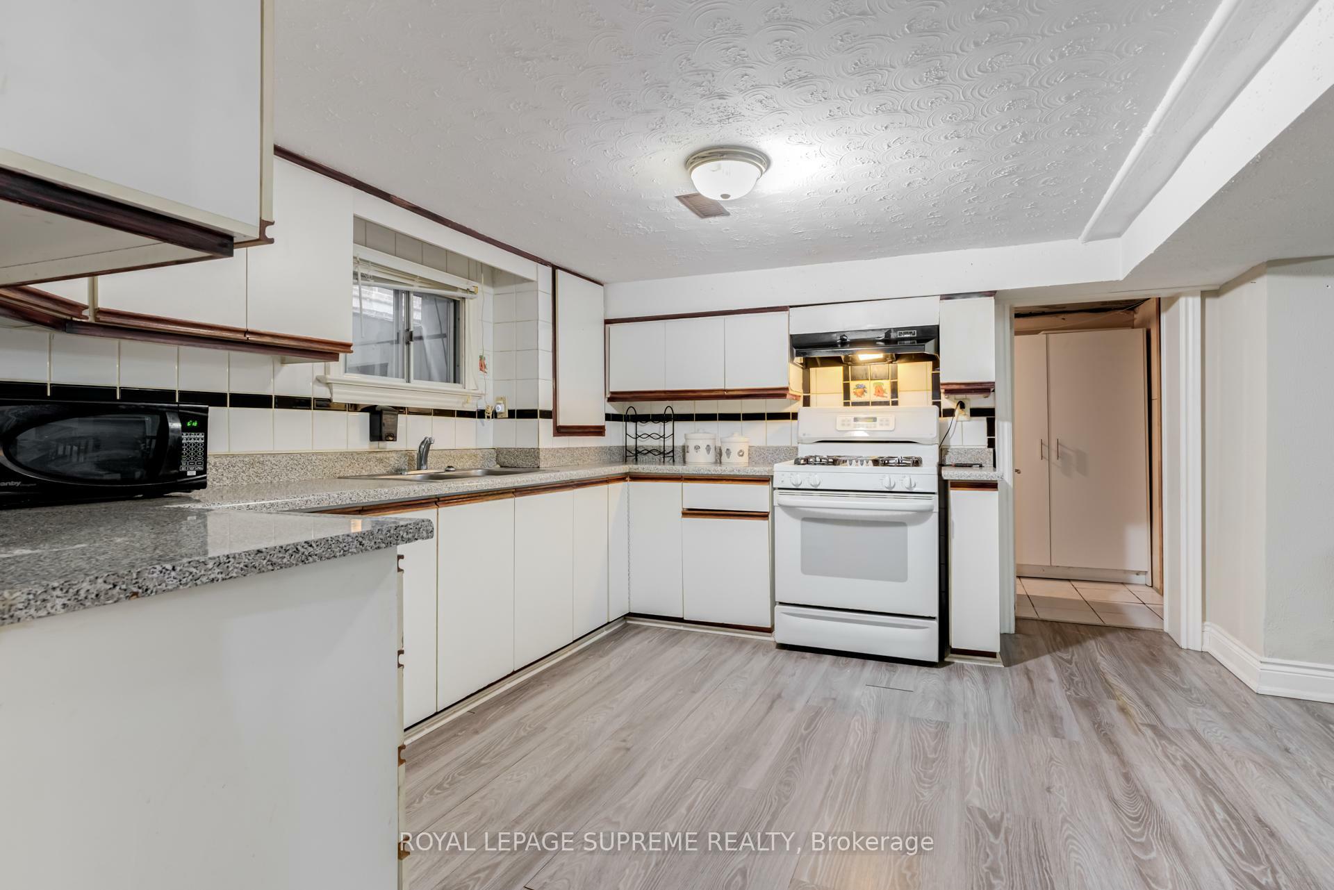 Property Photo:  242 Aileen Avenue Bsmt  ON M6M 1G4 