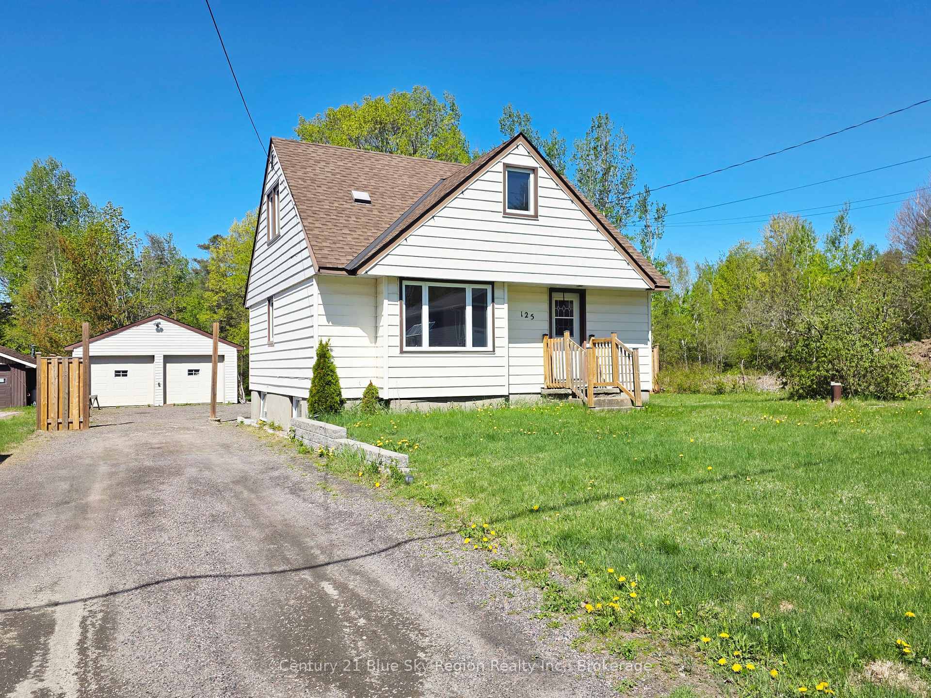 Photo de la propriété: 125 Larocque Road ON P1B 8G3
