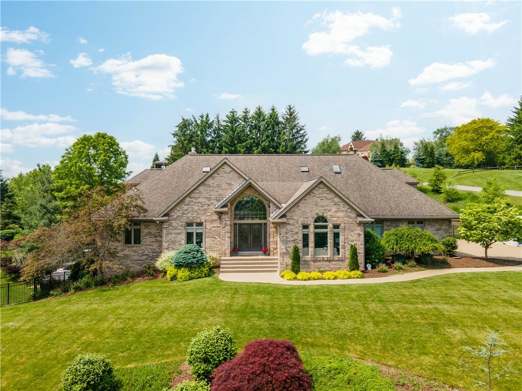 Property Photo: 323 Snowberry Cir PA 15367