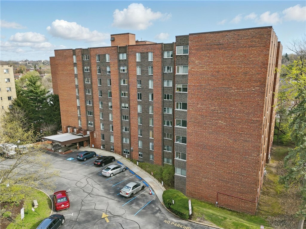 Property Photo: 5 Bayard Road 913 PA 15213