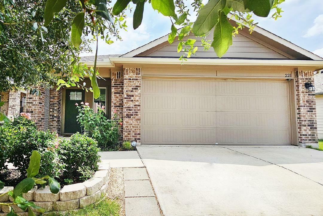 Property Photo: 221 Tributary Way TX 78602