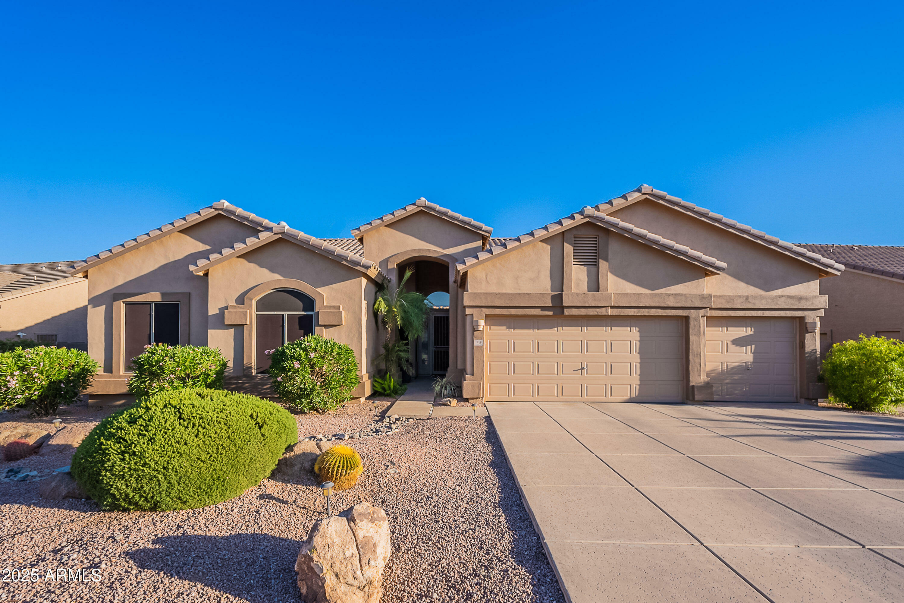 Property Photo: 16333 E Crystal Point Drive AZ 85268
