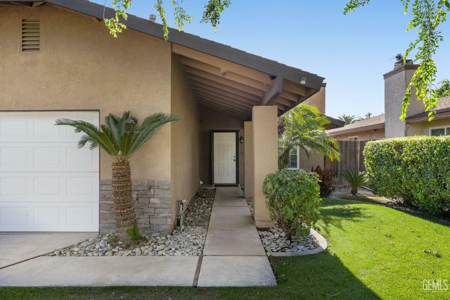 Property Photo: 6300 Ringwood Street CA 93313