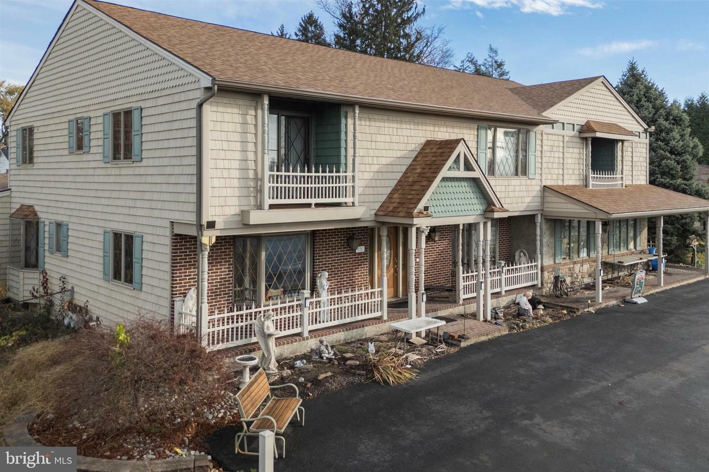 Property Photo:  2453 Lincoln Hwy E  PA 17602 