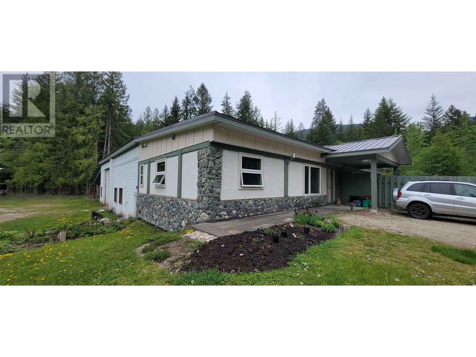 Property Photo: 204 Stewart Street BC V0G 1S1