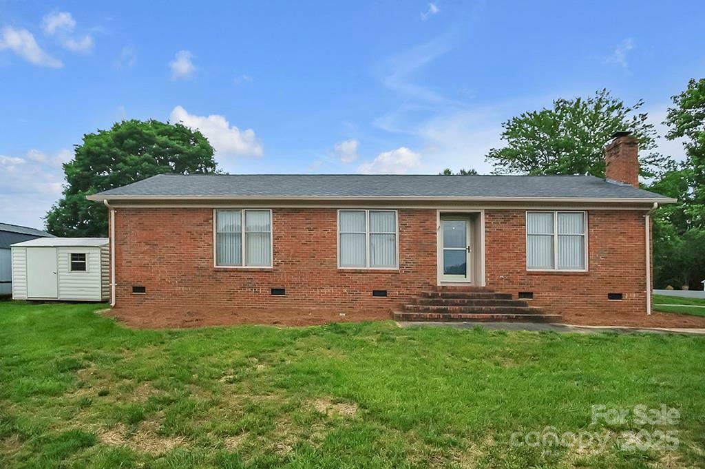 Property Photo: 1609 McFarland Drive NC 28152