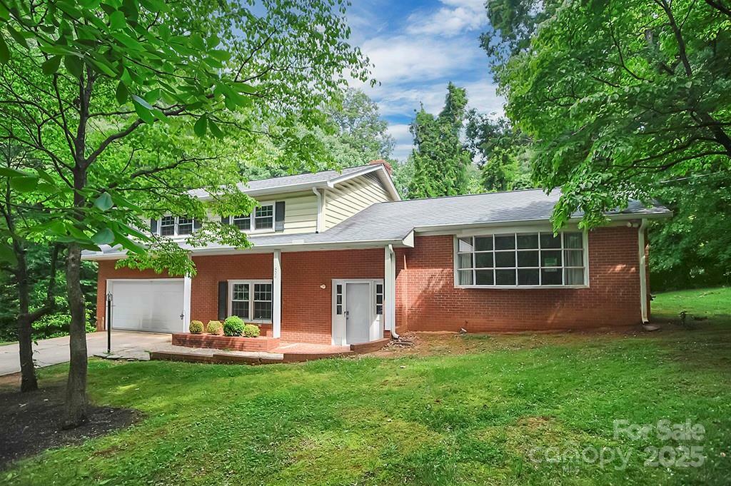 Property Photo: 506 Richards Drive NC 28150