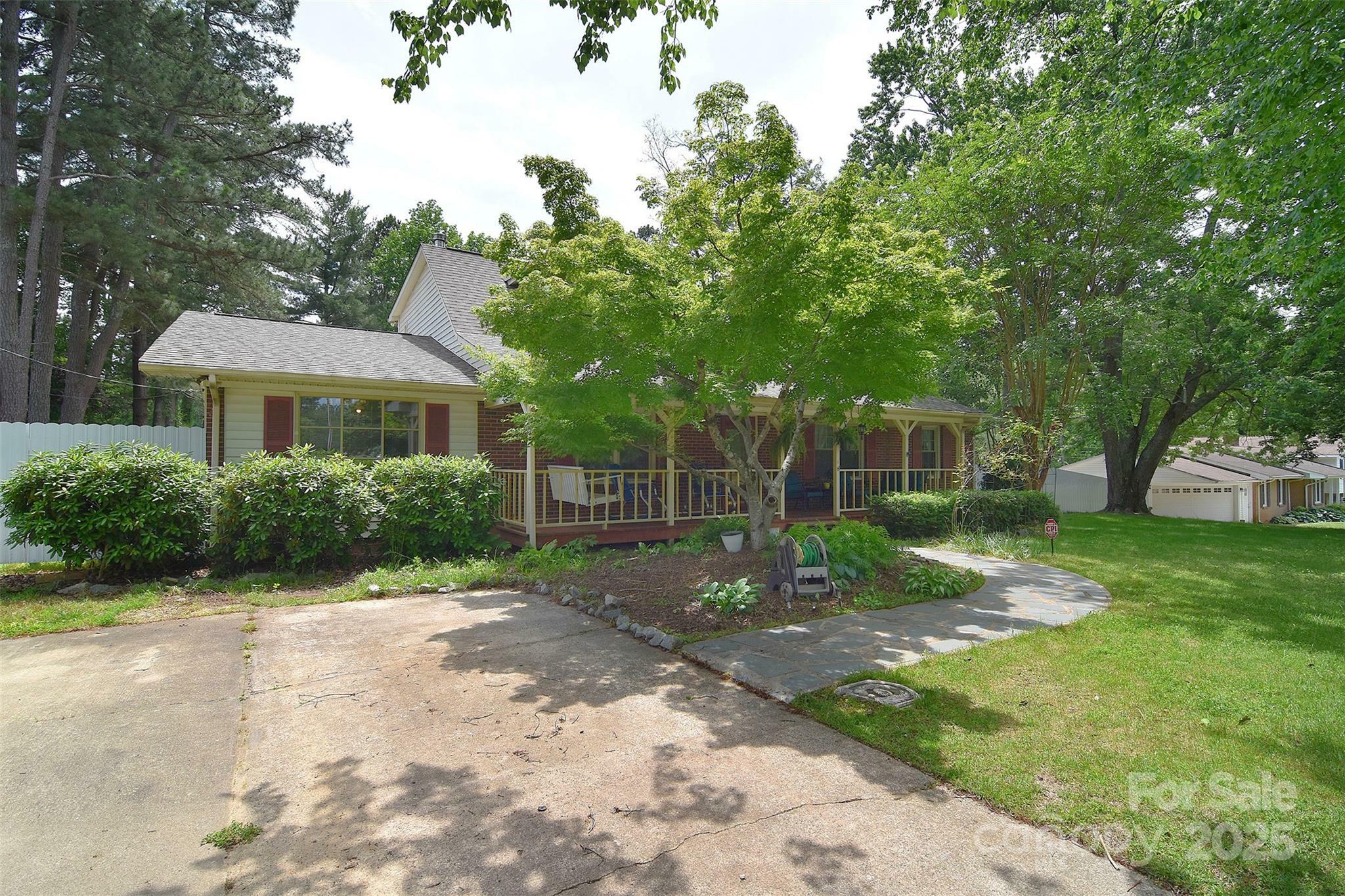 Property Photo:  109 Larch Road  NC 28147 