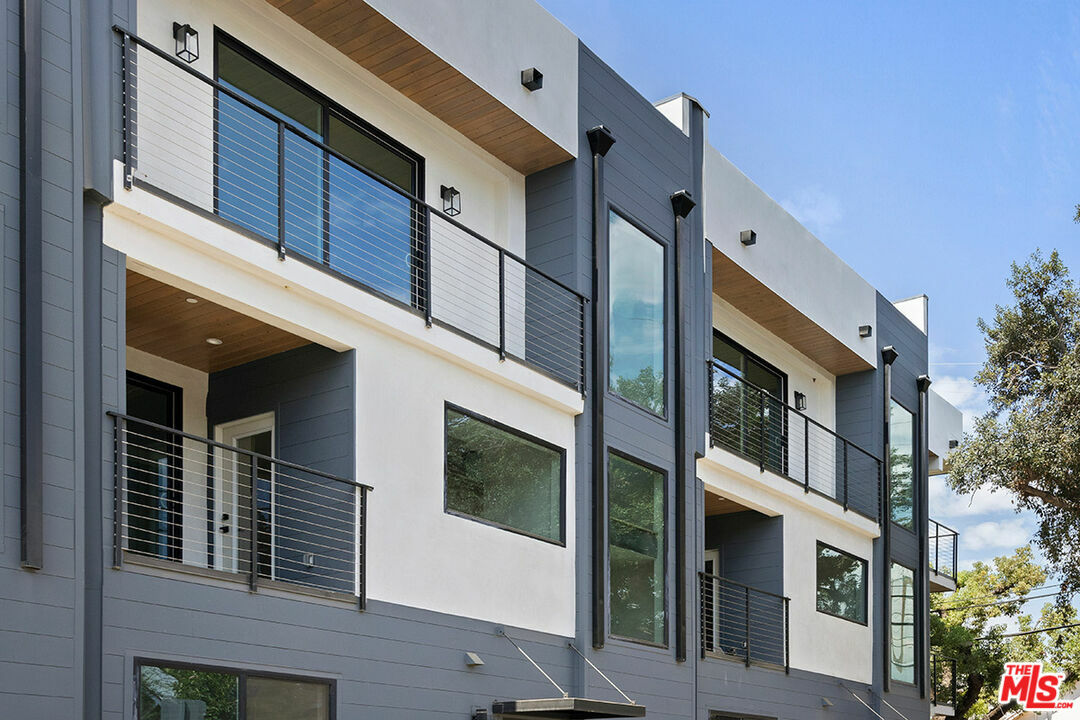 6050 E Burwood Ave  Los Angeles CA 90042 photo