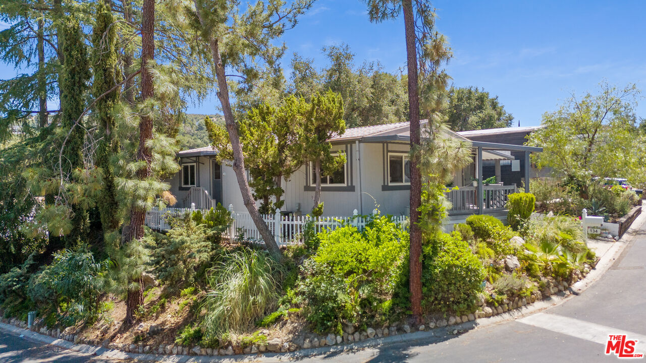 23777 Mulholland Hwy  Calabasas CA 91302 photo