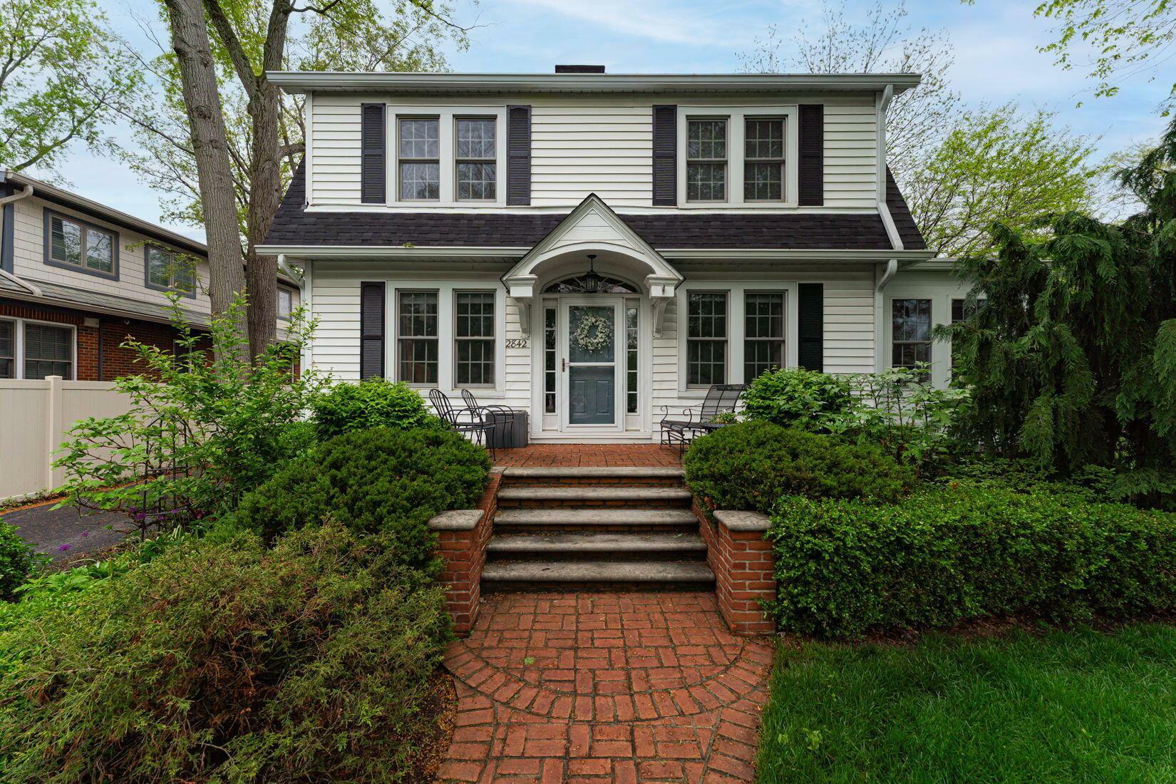 Property Photo:  2842 Powell Avenue  OH 43209 