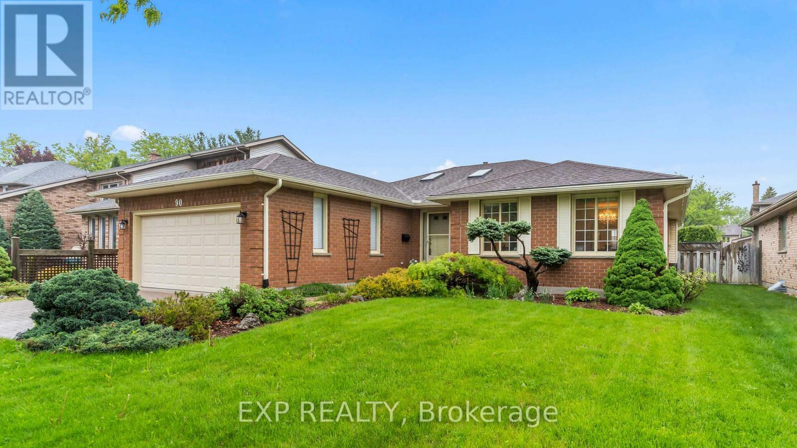 Property Photo:  90 Sunnyside Drive  ON N5X 3N3 