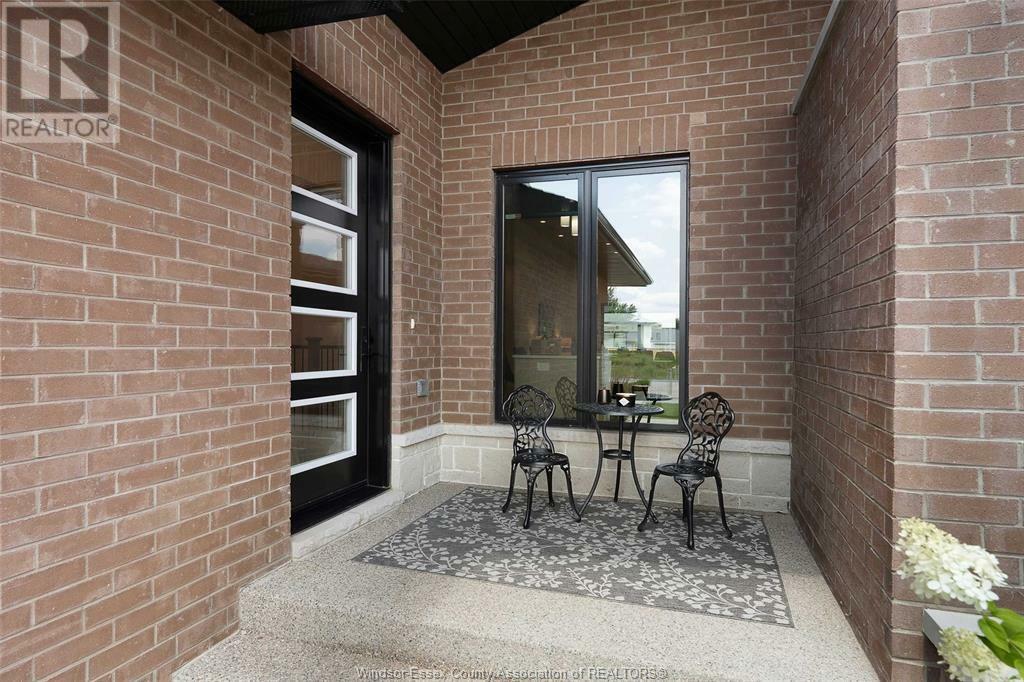 Property Photo: 572 Lily Mac Boulevard ON N6E 3N7