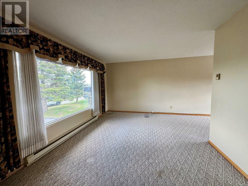 Property Photo: 913 119 Avenue BC V1G 3H9