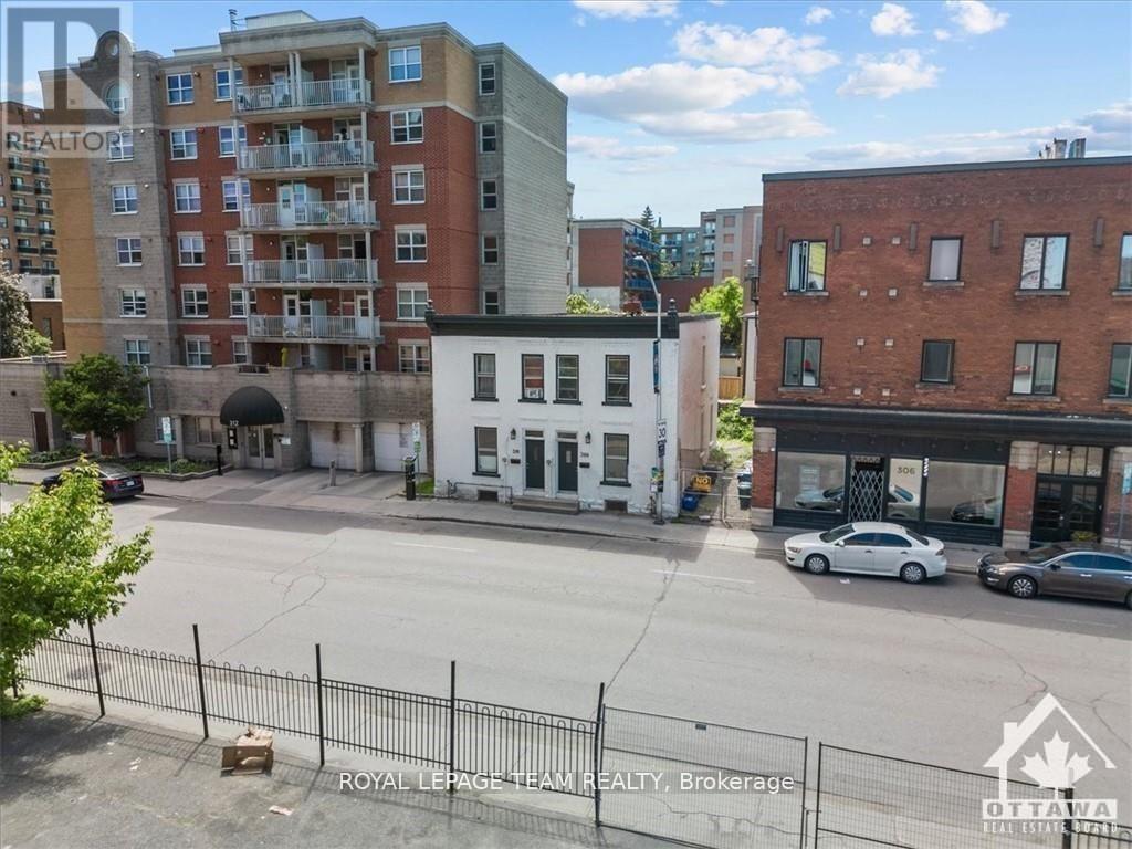 Property Photo: 308-310 Cumberland Street ON K1N 7H9
