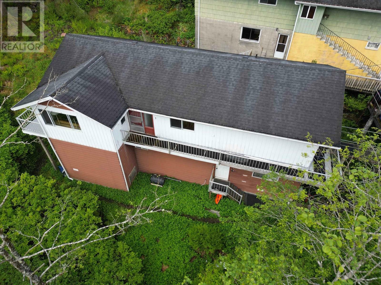 Property Photo: 738 Taylor Street BC V8J 3M6
