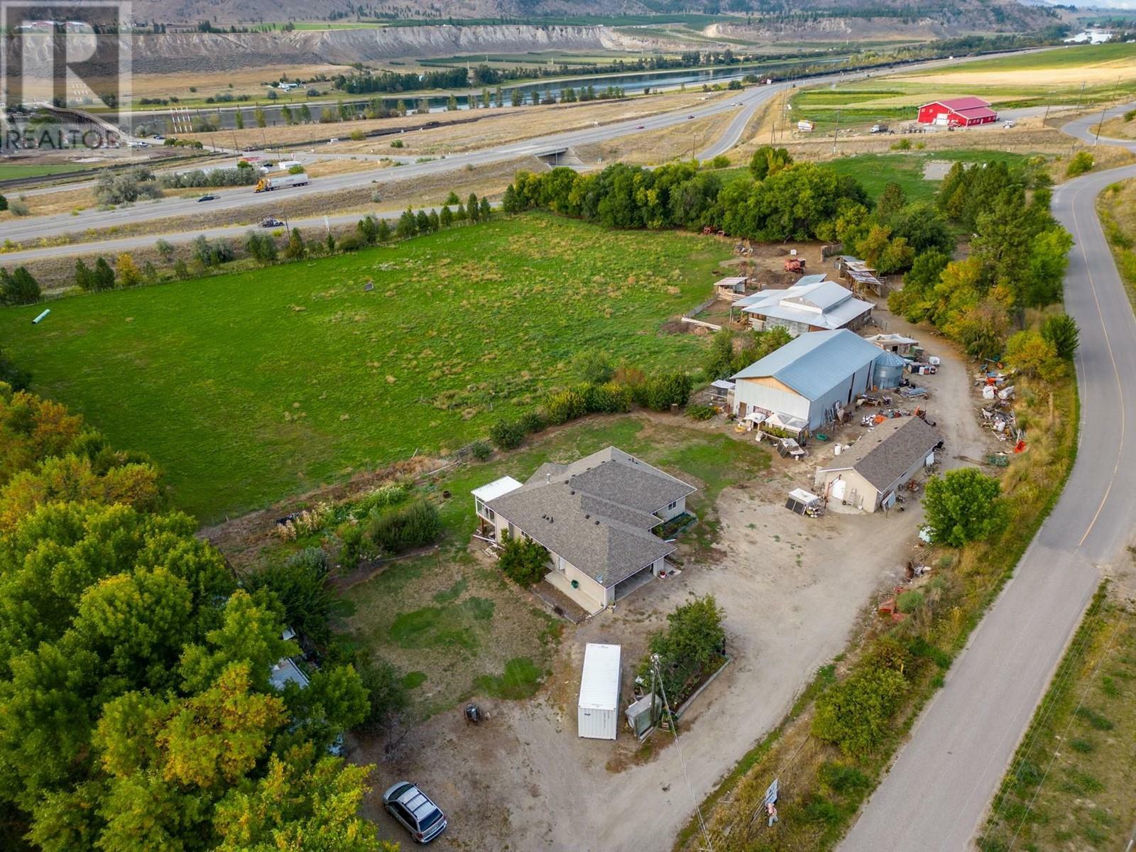 Property Photo: 1585 Lance Road BC V0E 2P0
