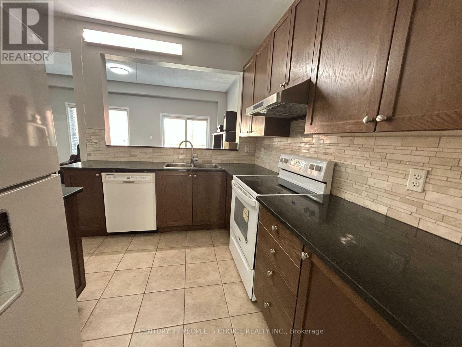 Property Photo: 80 Gulfbrook Circle (Upper) ON L6Z 0G5