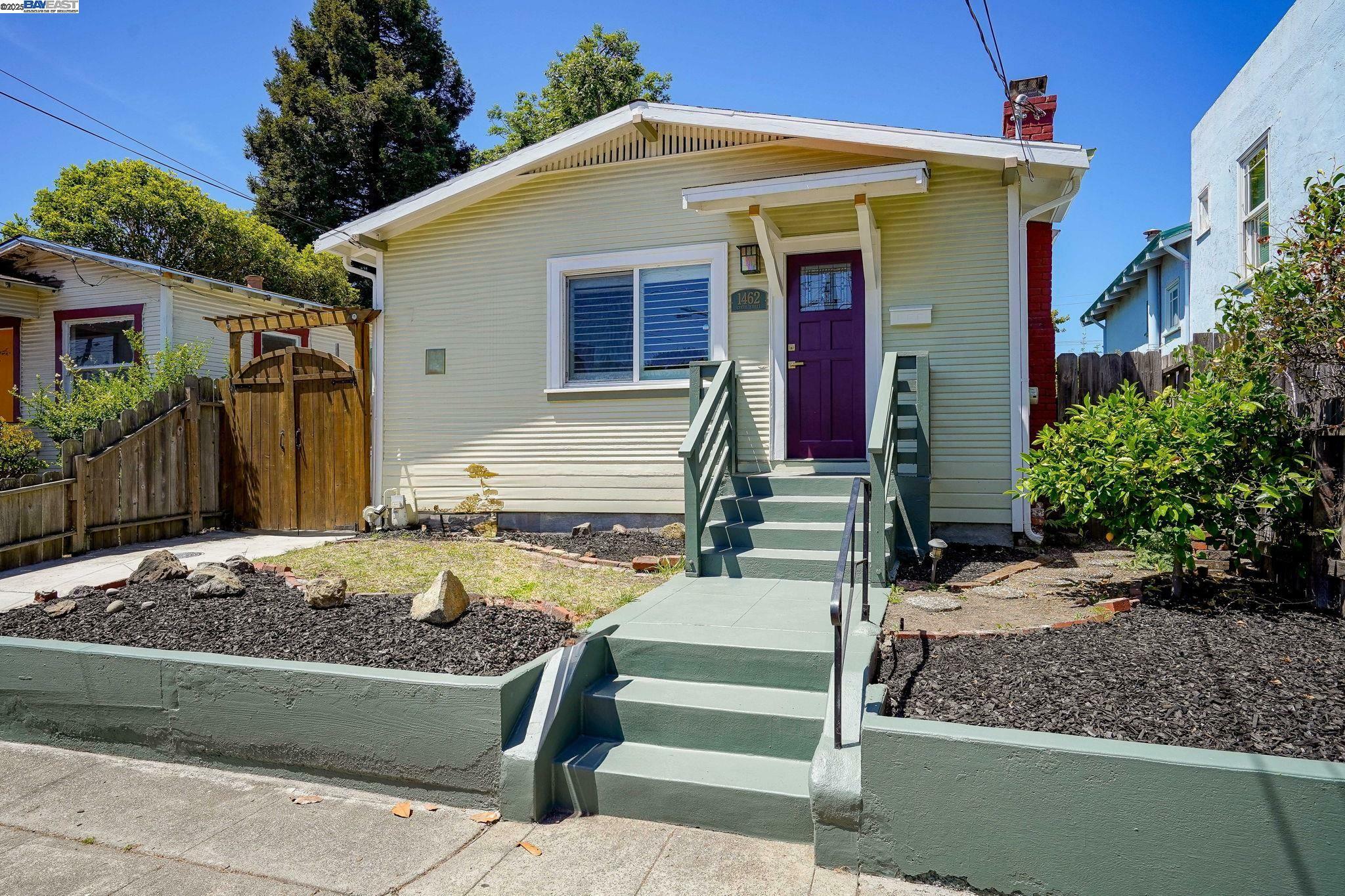 Property Photo: 1462 Curtis Street CA 94702