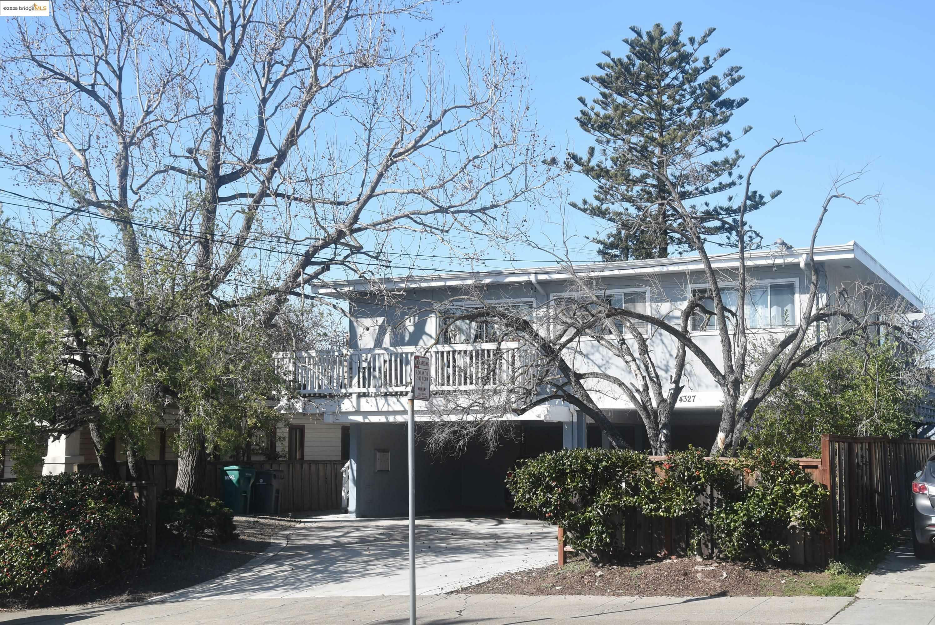 4327 Montgomery Street  Oakland CA 94611 photo