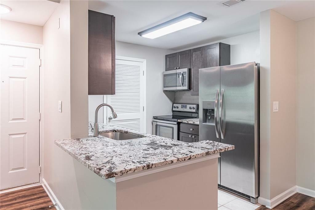 Property Photo:  547 Granville Court  GA 30328 