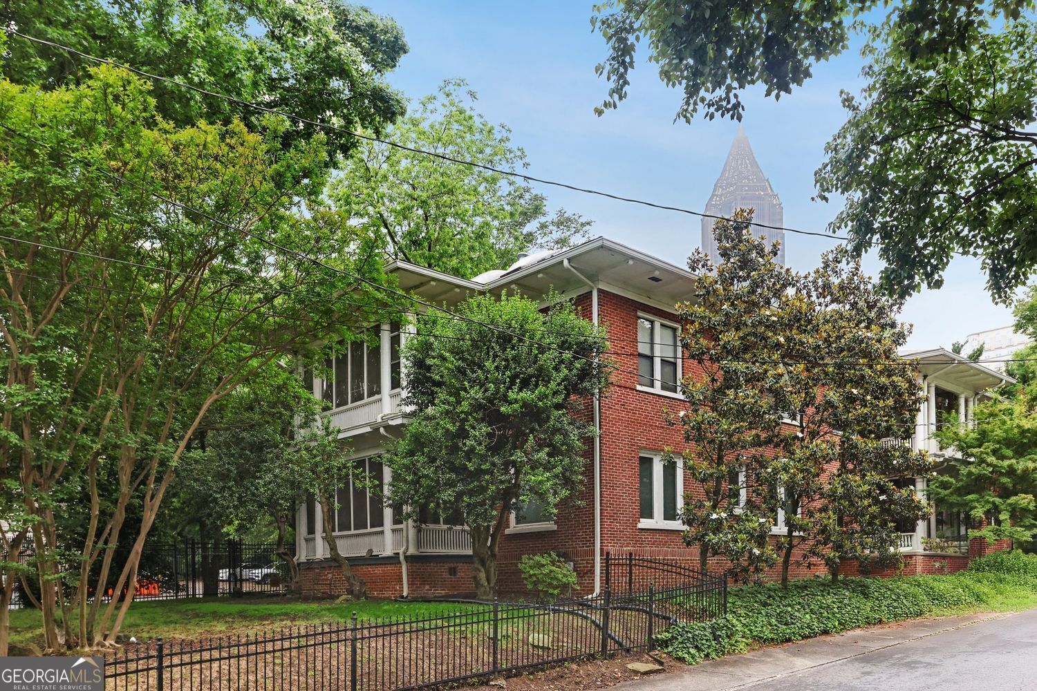 Property Photo:  205 3rd Street Northeast Street NE 4  GA 30308 