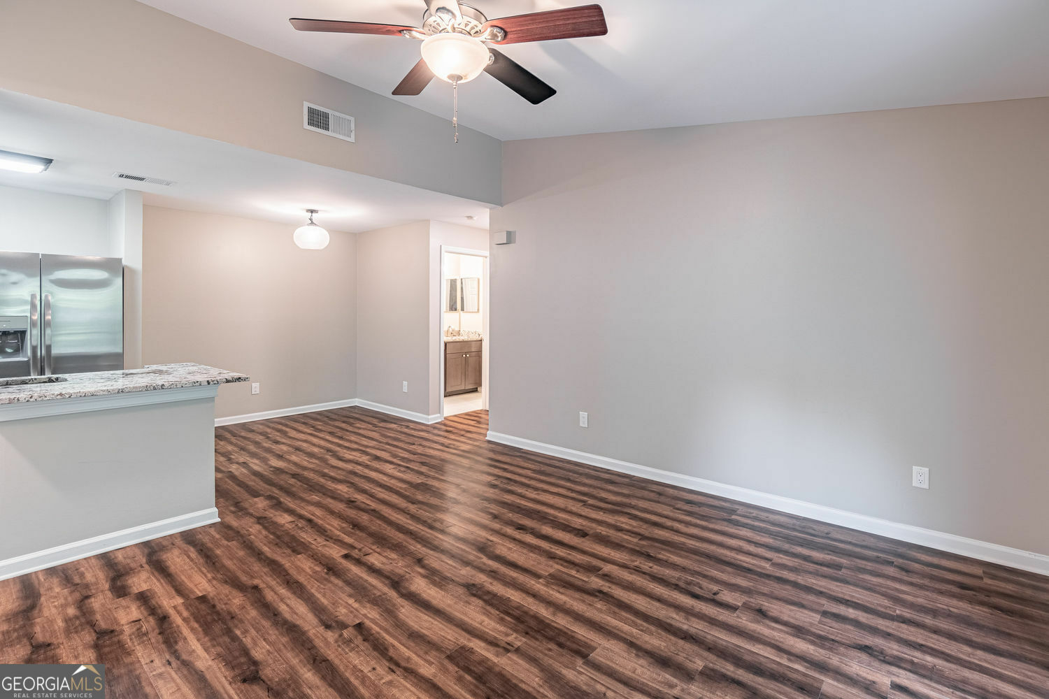 Property Photo: 547 Granville Court GA 30328