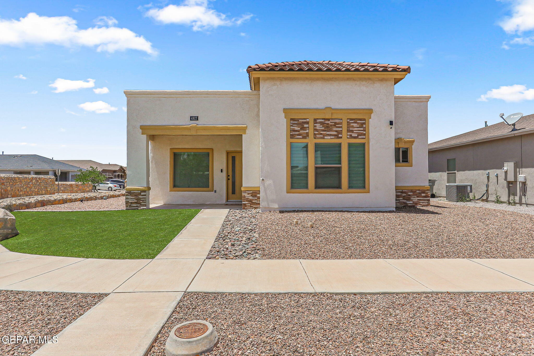 4817 Mark Avizo  El Paso TX 79938 photo