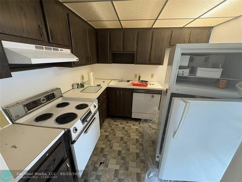 Property Photo: 20400 W Country Club Dr 310 FL 33180