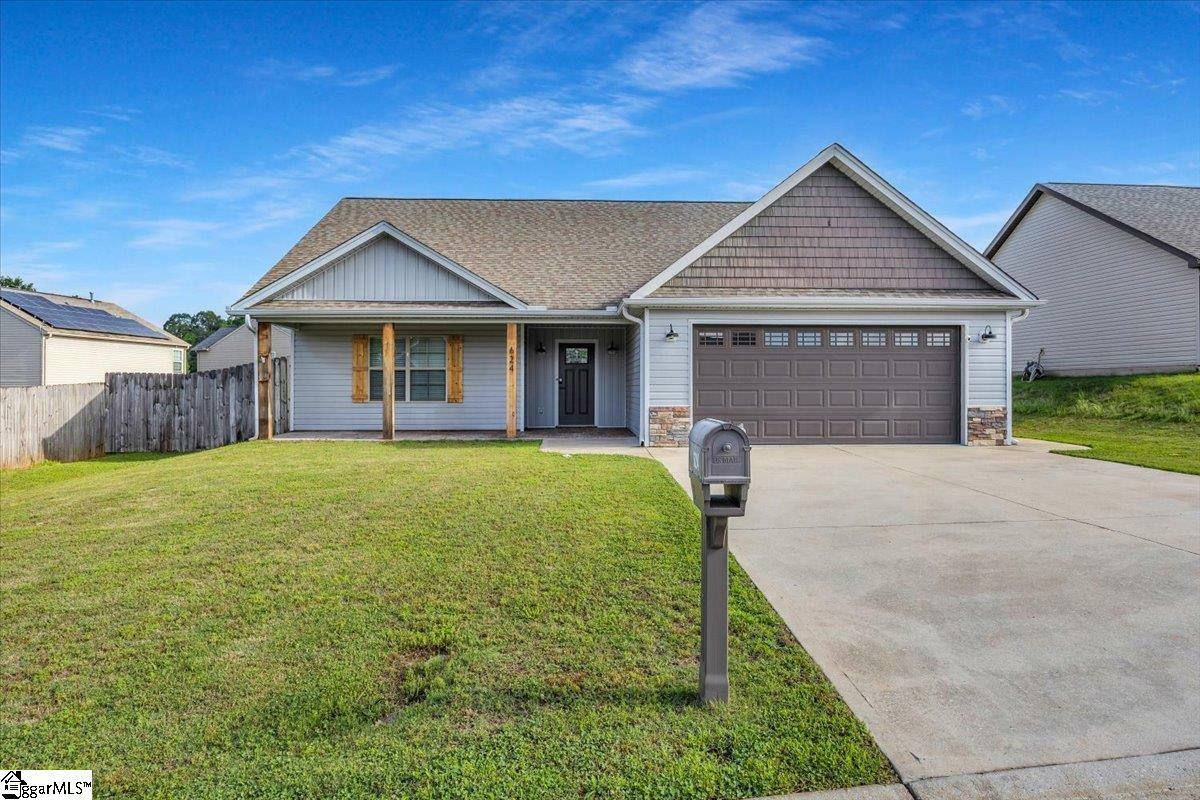 Property Photo: 624 Renita Drive SC 29316
