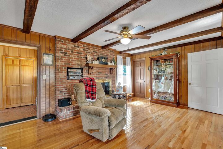 Property Photo: 267 Crescent Hill Drive SC 29671