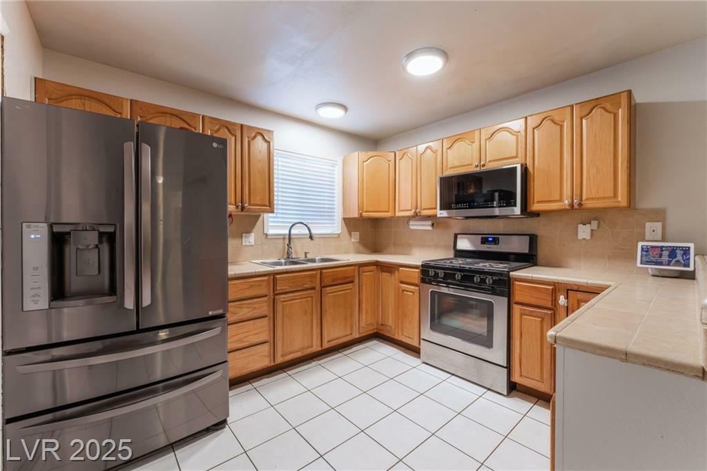 Property Photo: 6608 Burgundy Way NV 89107