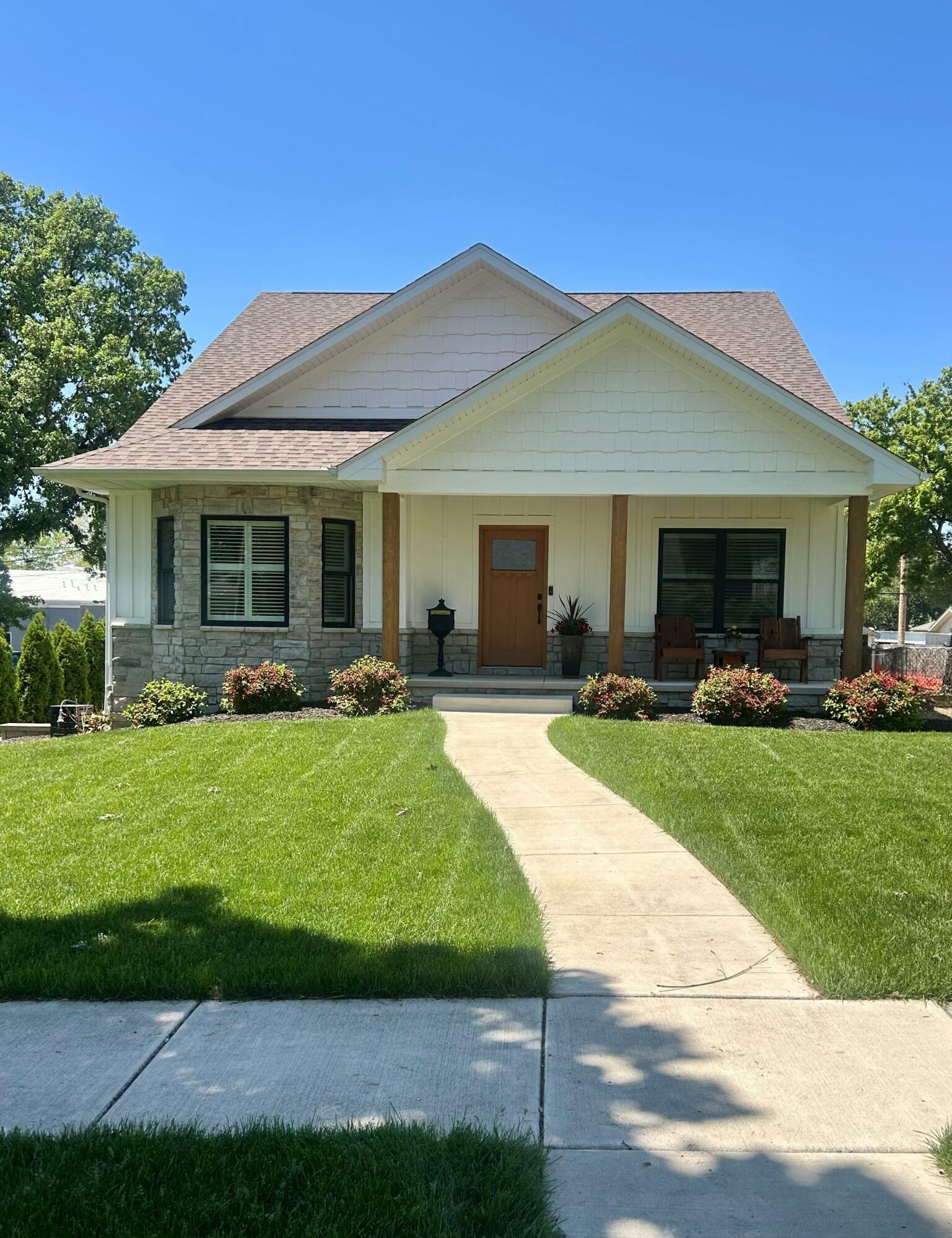 205 Elmhurst Avenue  Valparaiso IN 46385 photo
