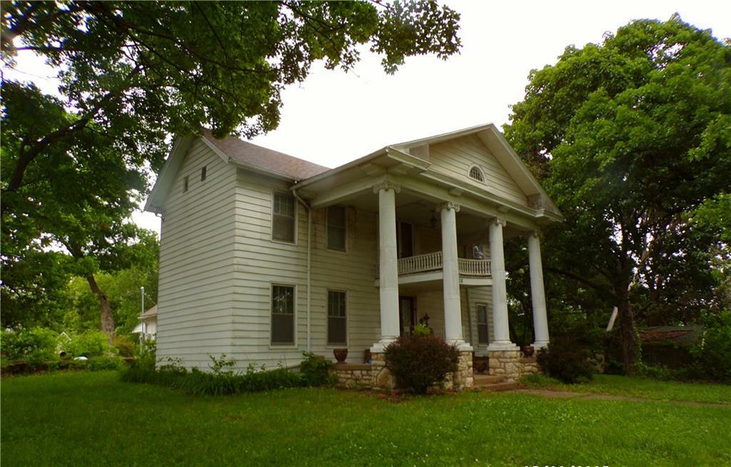 Property Photo: 508 E Lexington Street MO 64085