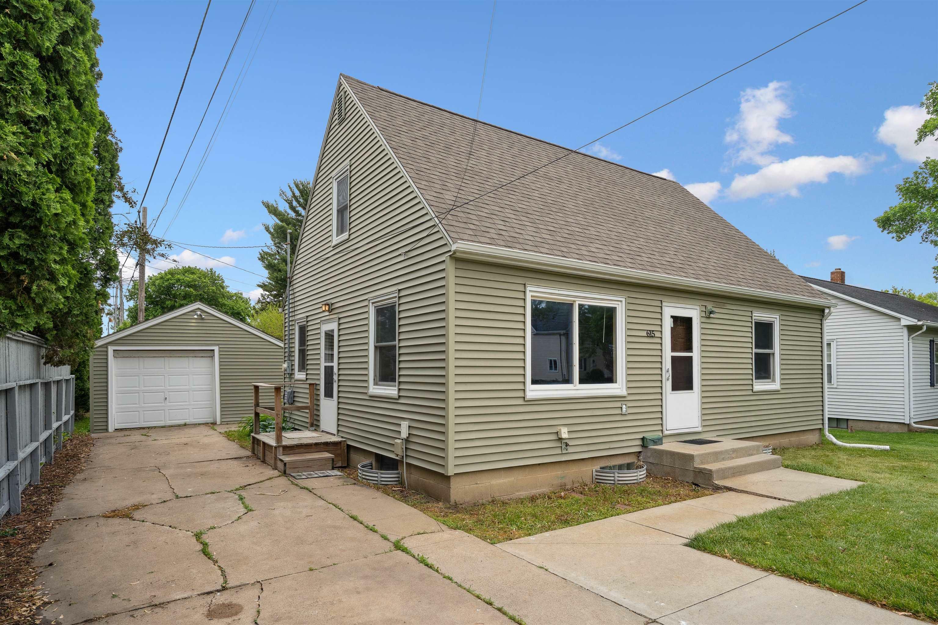 Property Photo: 615 Eureka Street IA 50702