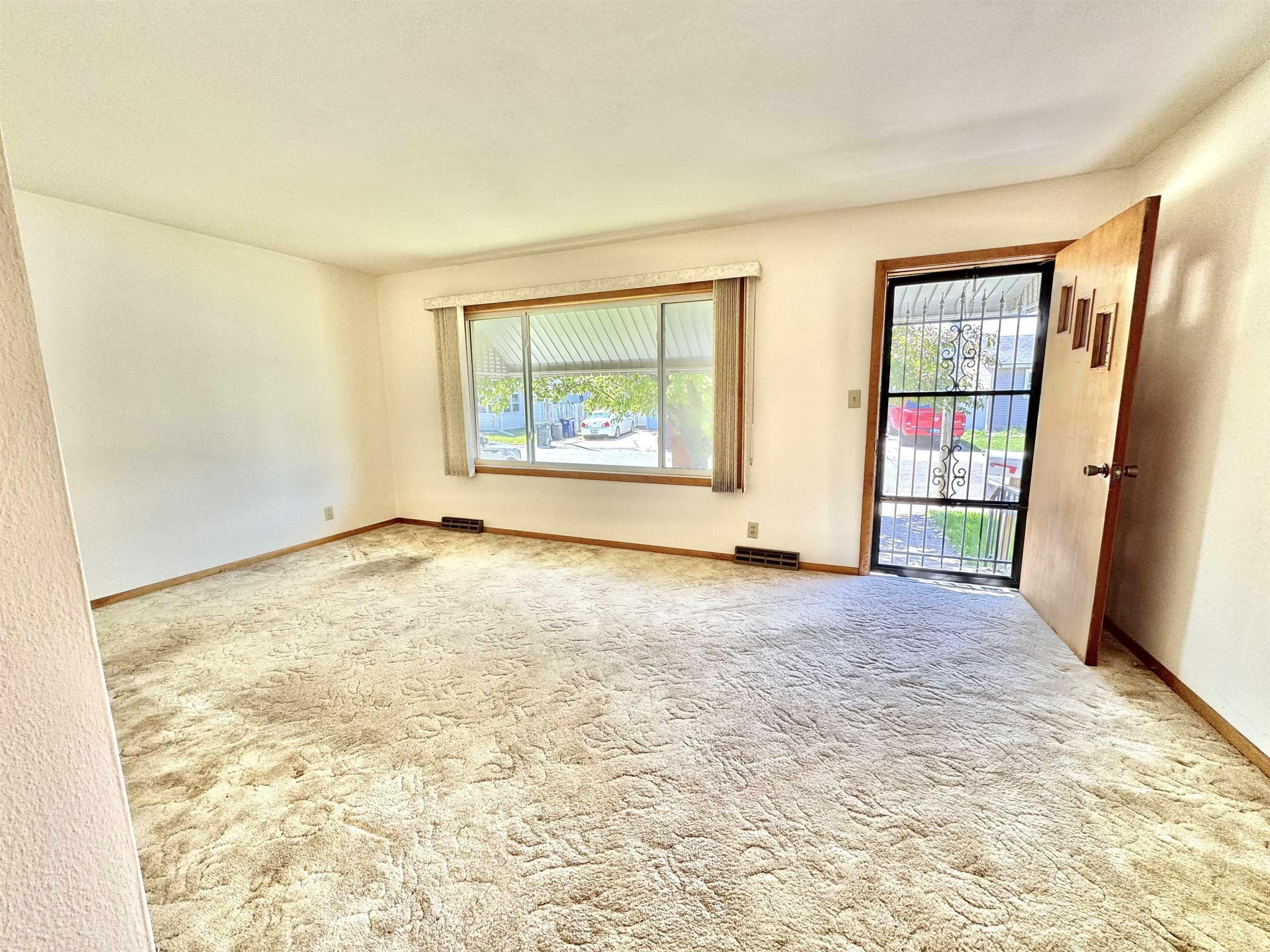 Property Photo: 802 Poplar St IA 50651