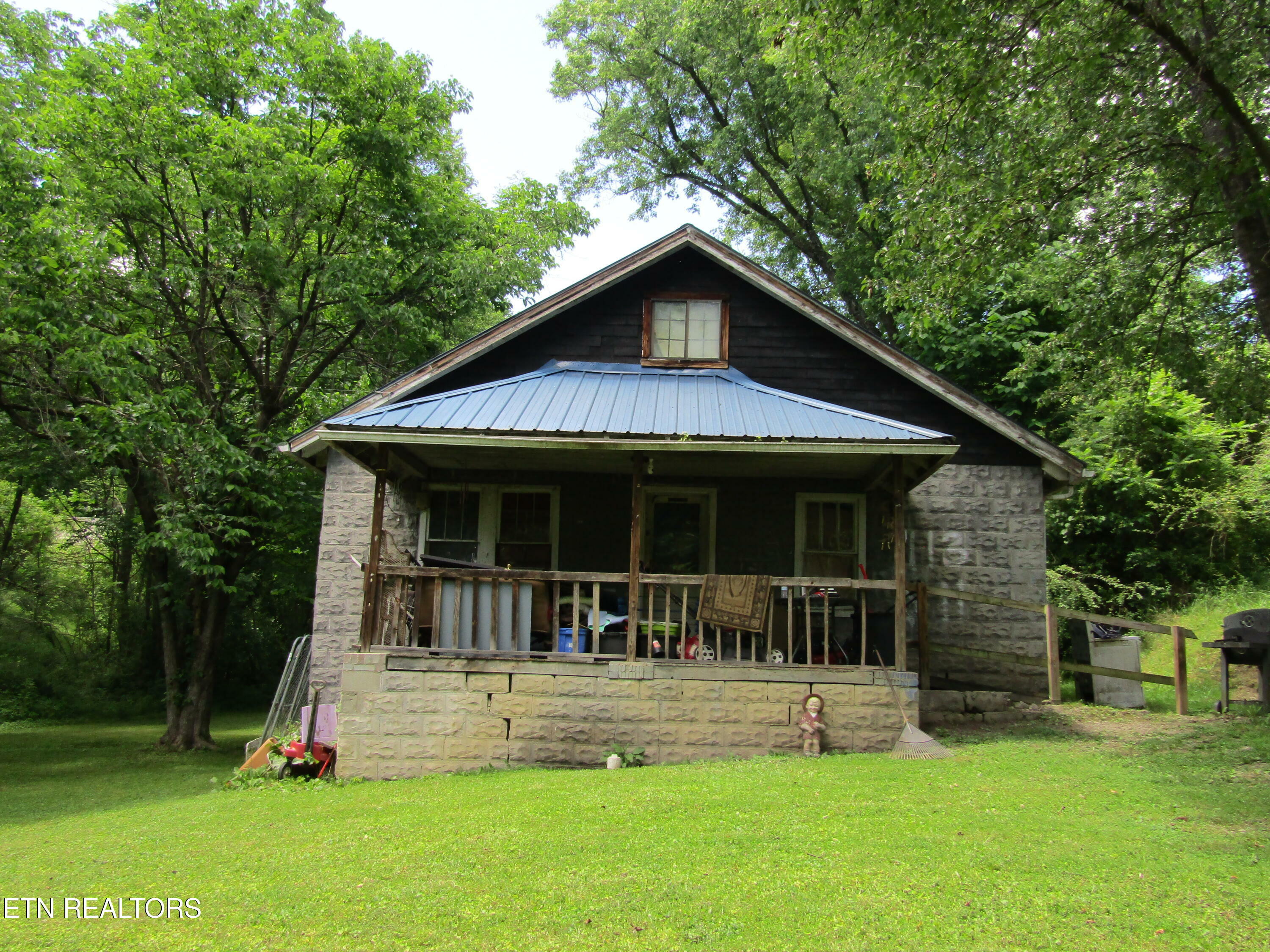 Property Photo: 3028 Highway 441 KY 40965