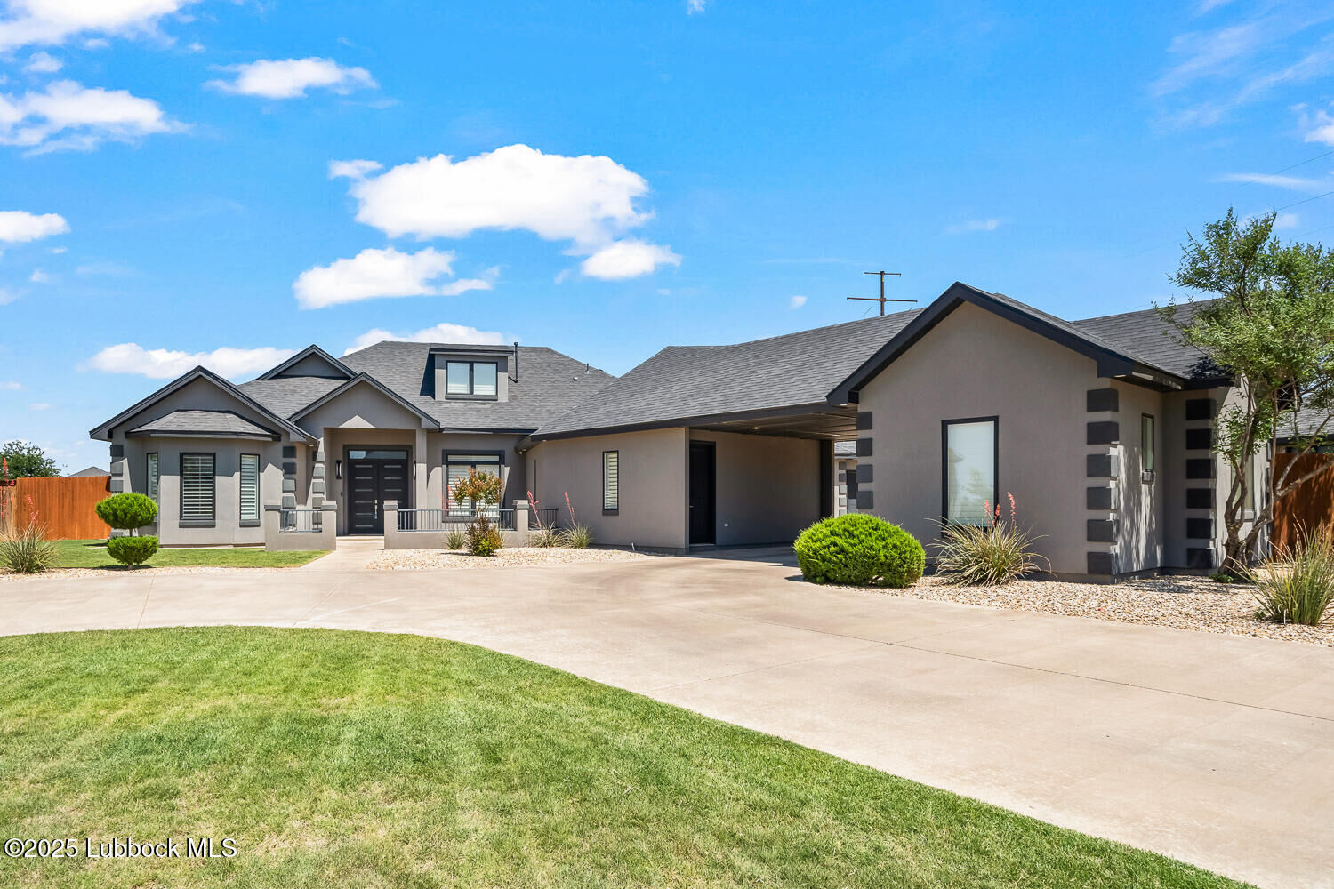 Property Photo: 10305 La Salle Avenue TX 79424