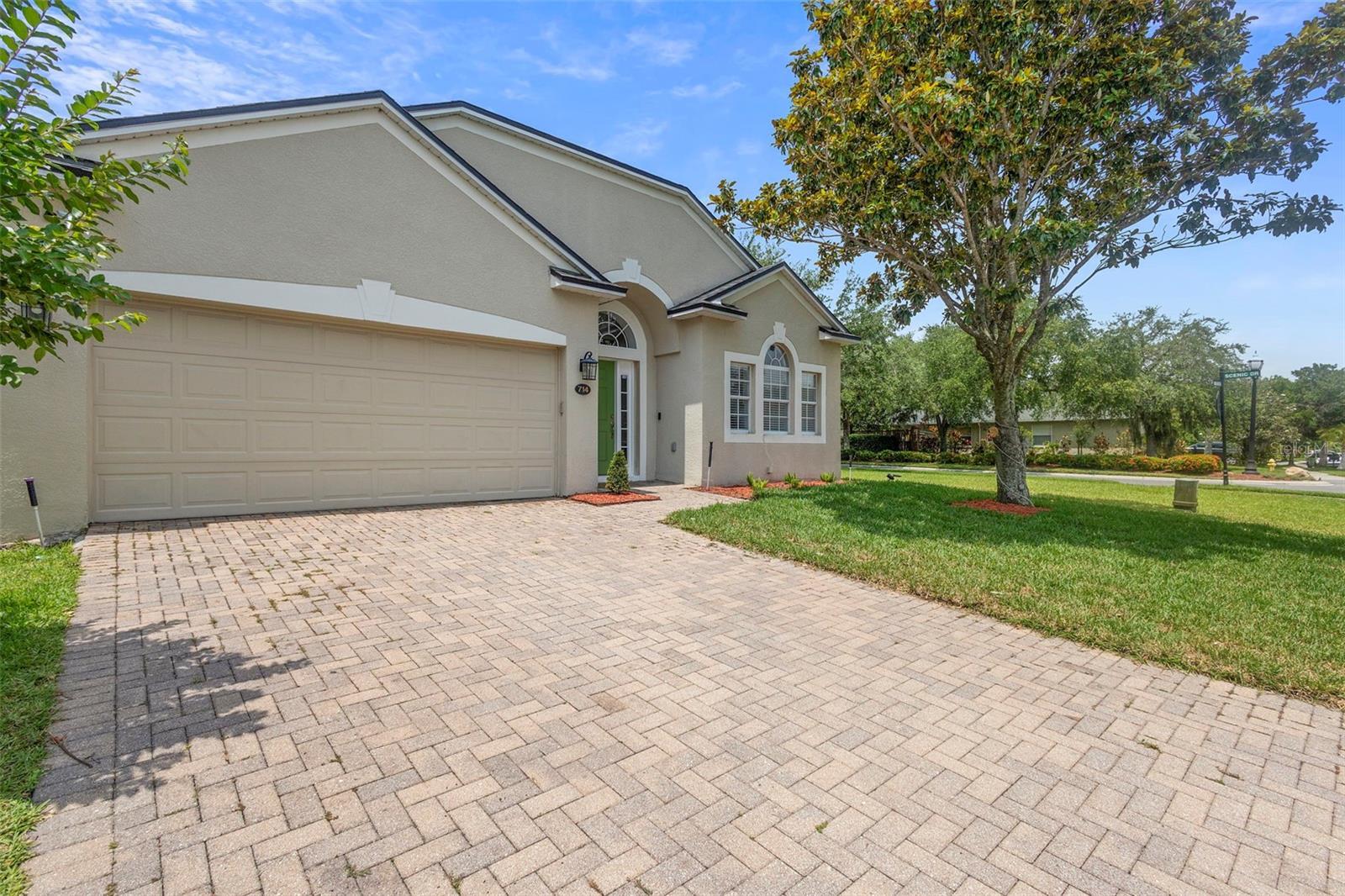 Property Photo:  714 Home Grove Drive  FL 34787 