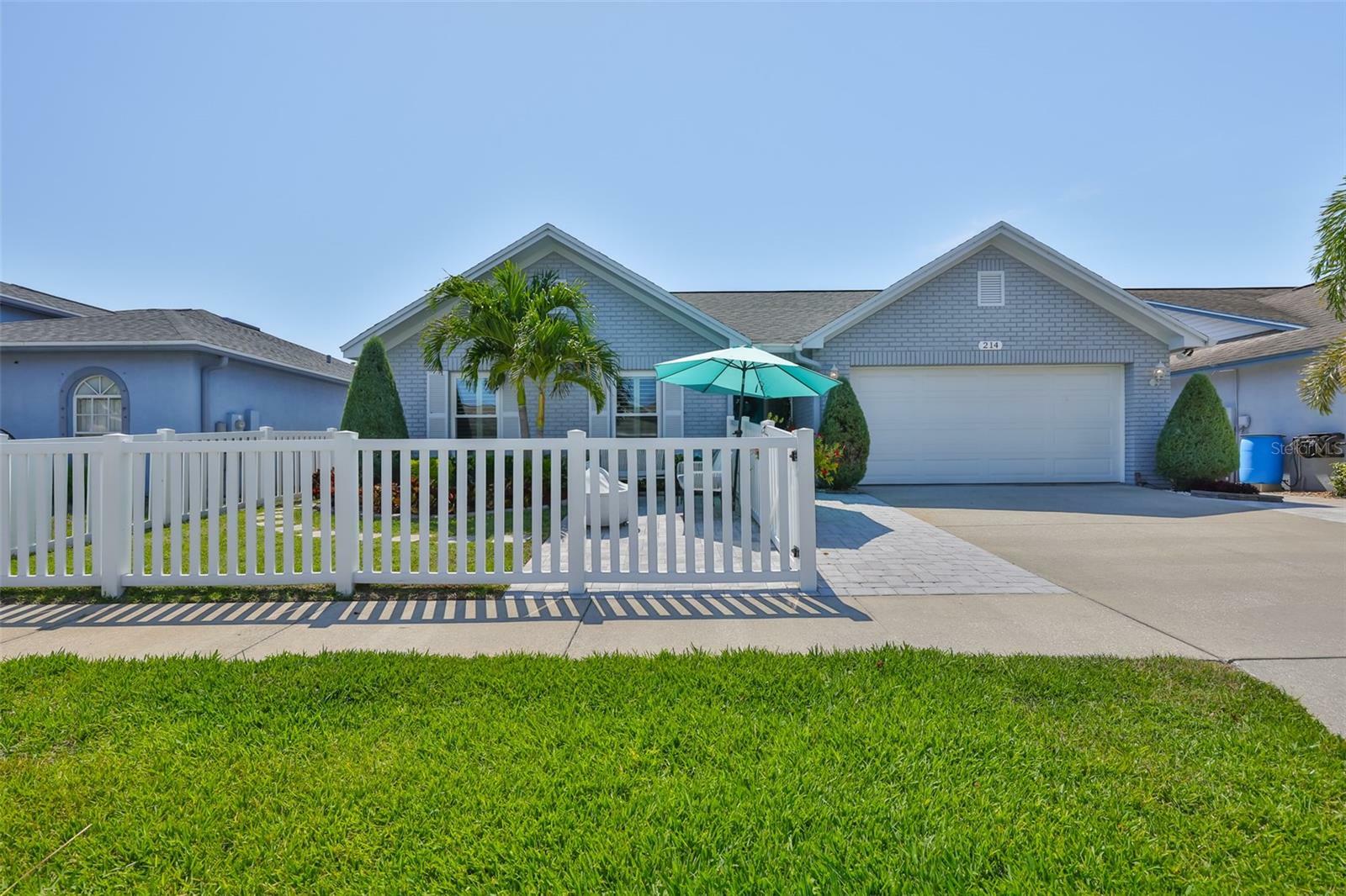 Property Photo: 214 Lookout Drive FL 33572