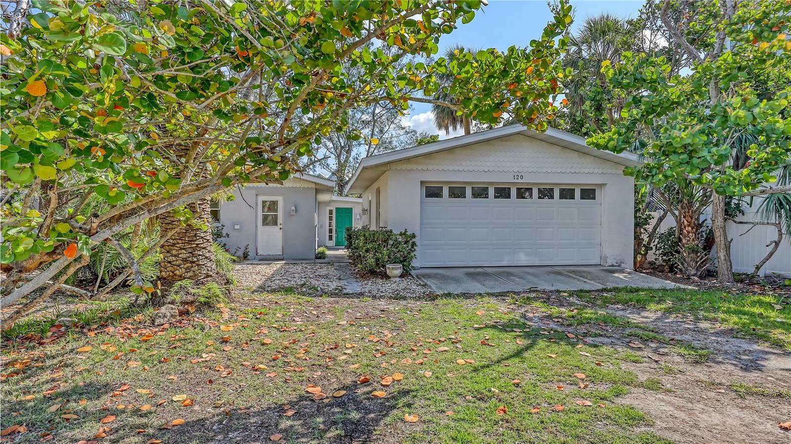 Property Photo: 120 Hammock Road FL 34216