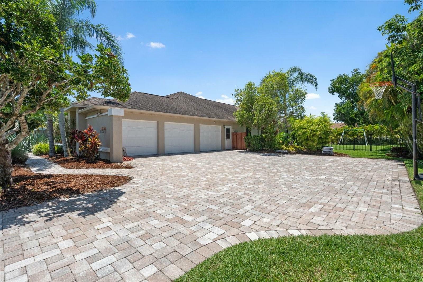 Property Photo:  7321 Hemlock Lane  FL 34241 