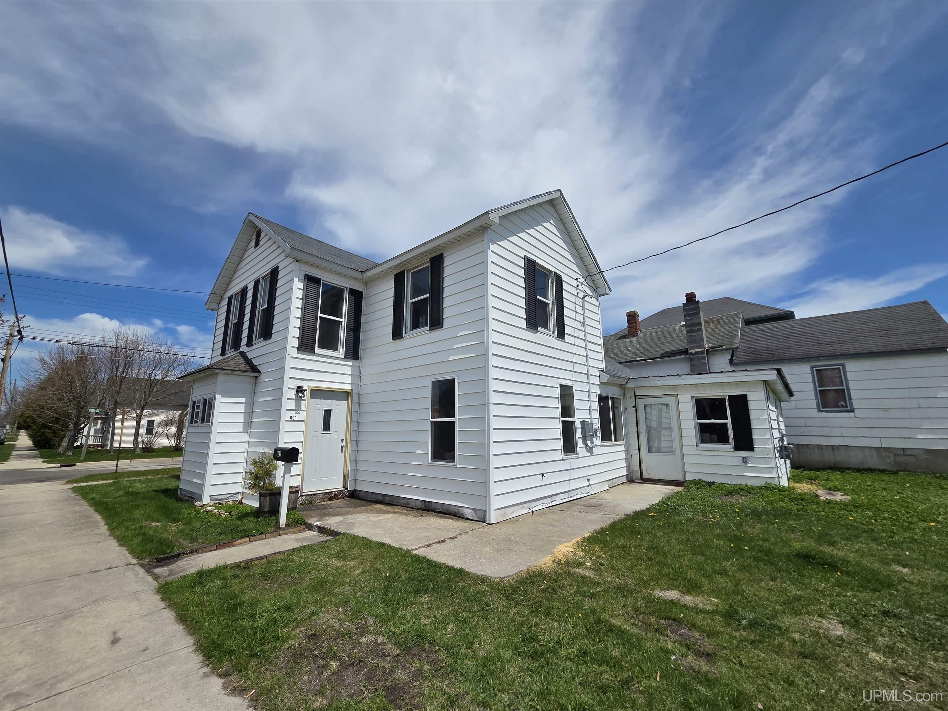 Property Photo: 601 Range Street MI 49854