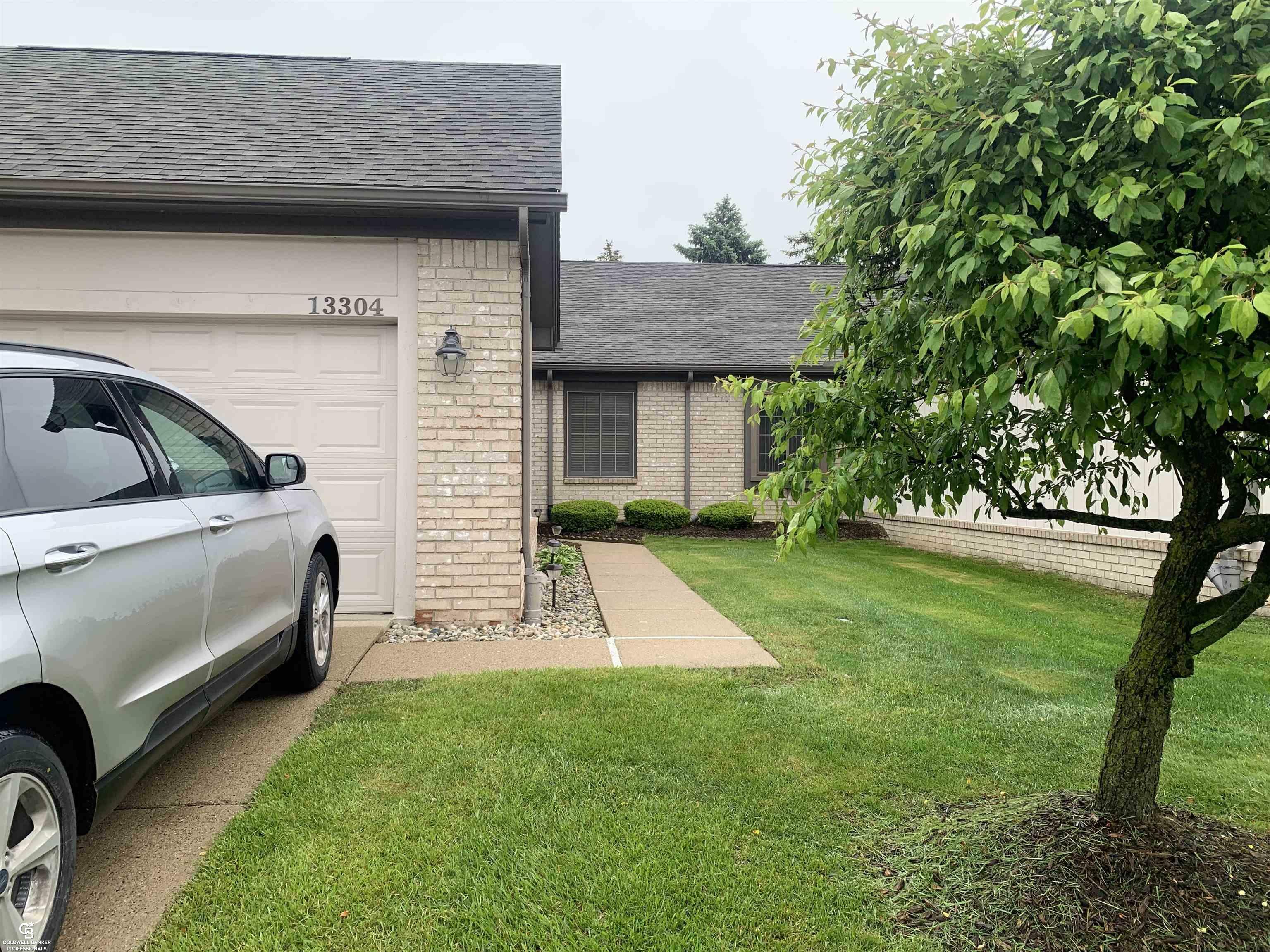 Property Photo: 13304 Highland Circle MI 48312