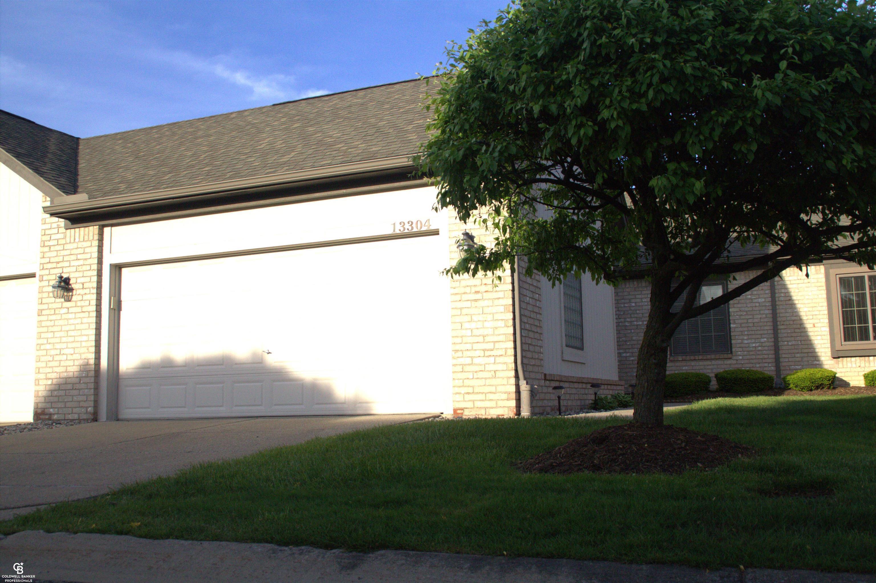 Property Photo:  13304 Highland Circle  MI 48312 